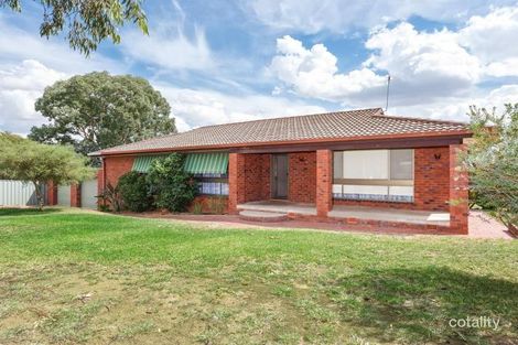 Property photo of 2 Wren Street Mount Austin NSW 2650