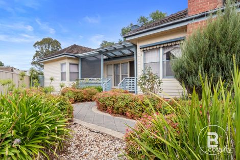 Property photo of 2 Page Court Kangaroo Flat VIC 3555