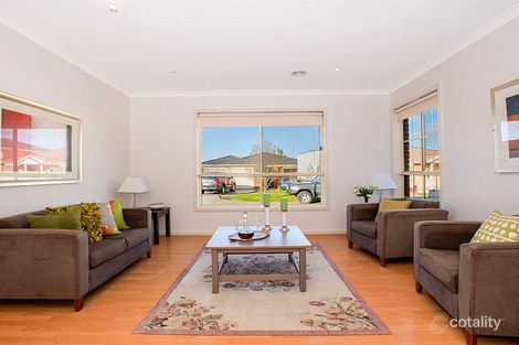 Property photo of 10 Lambie Way Roxburgh Park VIC 3064