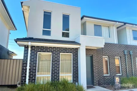 11 Kangaroo Paw Ct, Taylors Lakes, VIC 3038