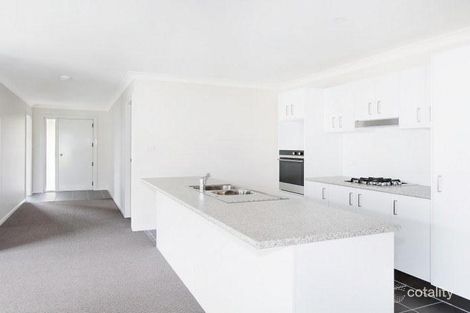 10 Reginald Dr, Kootingal, NSW 2352