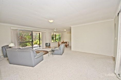Property photo of 28 Kalimna Drive Broadbeach Waters QLD 4218