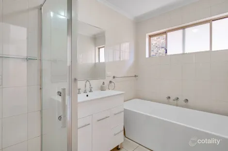 Property photo of 11 Anna Court West Lakes SA 5021