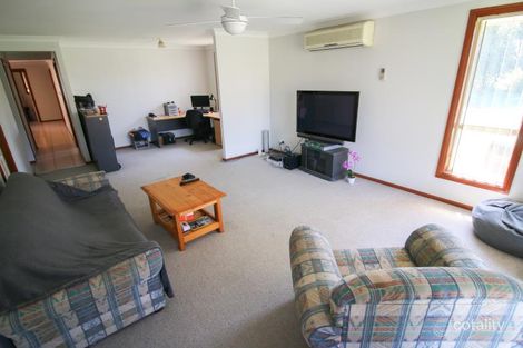 Property photo of 2/14 Riverview Close Hunterview NSW 2330