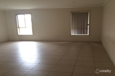 Property photo of 16 Landcox Way Caroline Springs VIC 3023