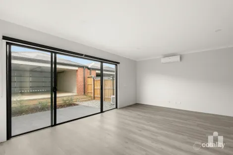 Property photo of 56 Wanderer Circuit Wollert VIC 3750