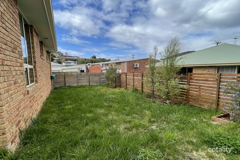 2/207 Gordons Hill Rd, Lindisfarne, TAS 7015