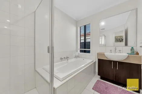 Property photo of 14 Adavale Amble Tarneit VIC 3029