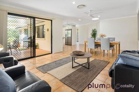 Property photo of 20 Joseph Place Sinnamon Park QLD 4073