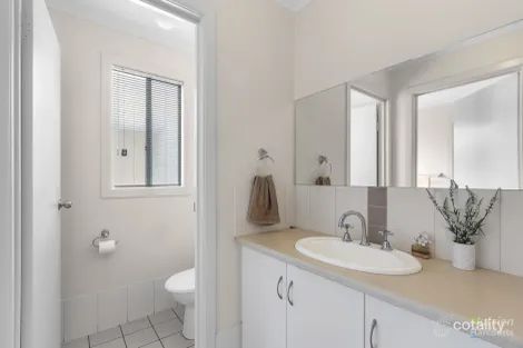 Property photo of 8 Cairns Crescent Riverton SA 5412
