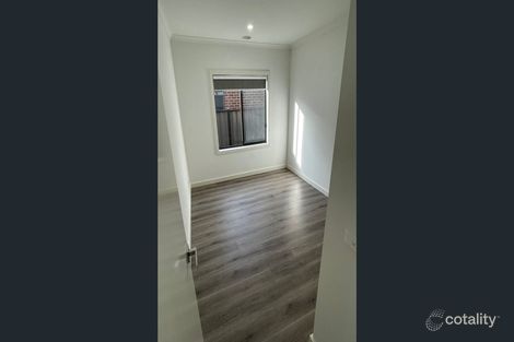 Property photo of 20 Eremophila Circuit Craigieburn VIC 3064
