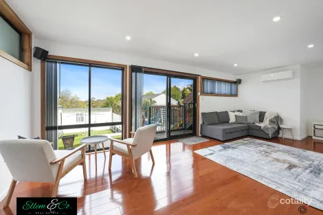 Property photo of 15 Morandoo Avenue Mount Keira NSW 2500