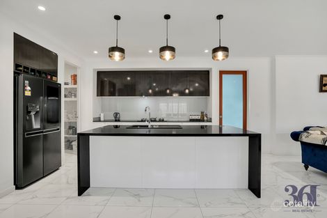 Property photo of 31 Growth Drive Weir Views VIC 3338