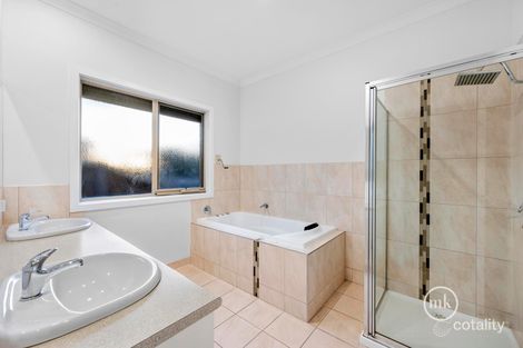 Property photo of 12 Timbertop Drive Doreen VIC 3754