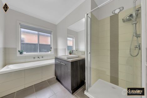 Property photo of 4 Hidden Valley Drive Tarneit VIC 3029