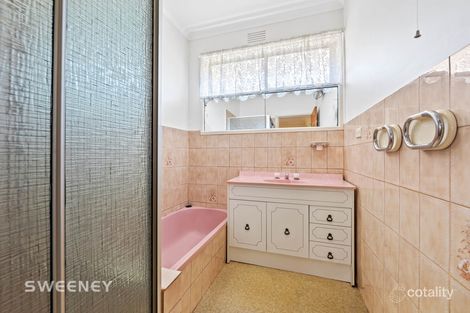 Property photo of 15 Protea Crescent St Albans VIC 3021