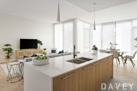 105/10 Nautilus Cres, Scarborough, WA 6019