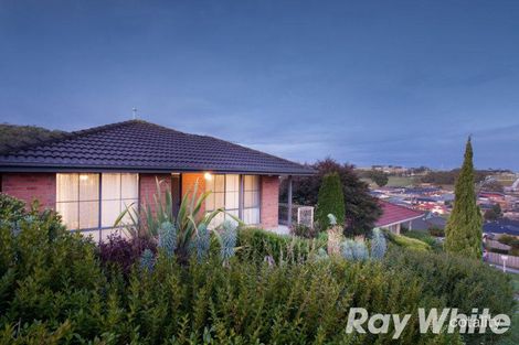 8 Breyleigh Dr, Pakenham, VIC 3810