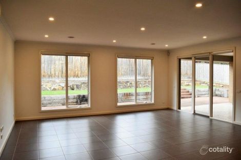 Property photo of 53 Sugarloaf Drive Macleod VIC 3085