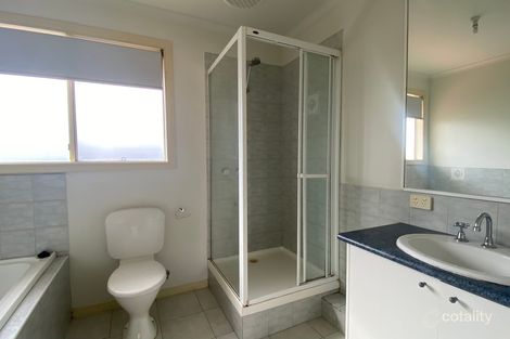 Property photo of 32 Elinda Place Reservoir VIC 3073