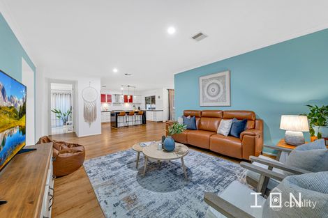 Property photo of 7 Club House Crescent Cranbourne East VIC 3977