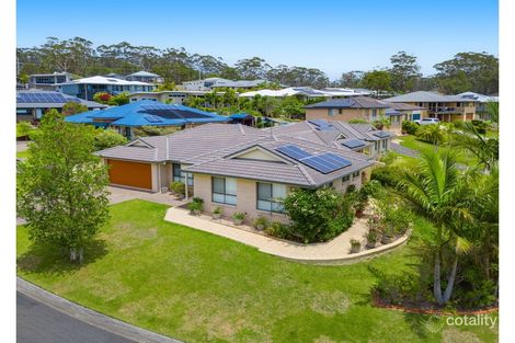 2 St Lucia Pl, Bonny Hills, NSW 2445