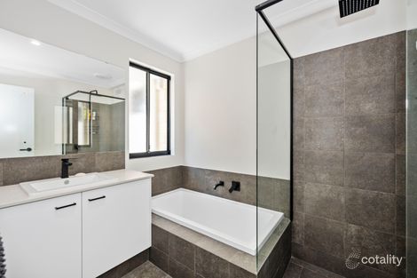 Property photo of 8 Tabley View Lakelands WA 6180