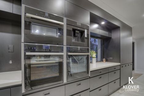 Property photo of 11 Mellissah Crescent Arundel QLD 4214