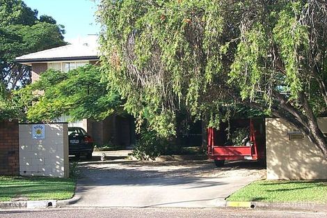 4 Platypus Ave, Bundall, QLD 4217