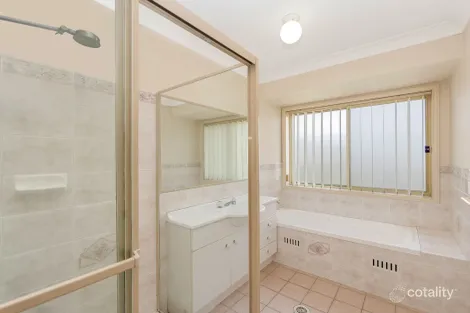 Property photo of 11 Aroona Close Gwandalan NSW 2259