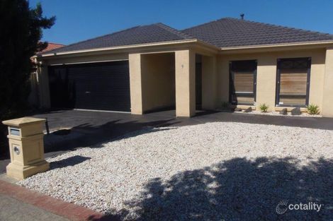 Property photo of 9 Grove Hall Place Caroline Springs VIC 3023