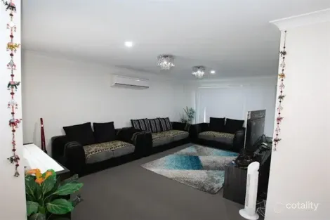 Property photo of 28 Surwold Way Loganlea QLD 4131