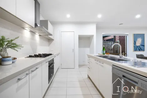 Property photo of 81 Macumba Drive Clyde North VIC 3978