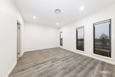 Property photo of 42 Graphite Crescent Wollert VIC 3750