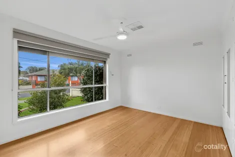 Property photo of 23 Korumburra Close Norlane VIC 3214