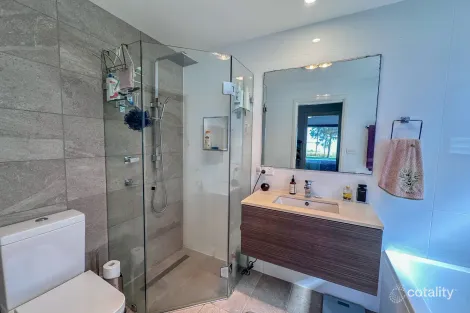 Property photo of 462 Tuggerawong Road Tuggerawong NSW 2259