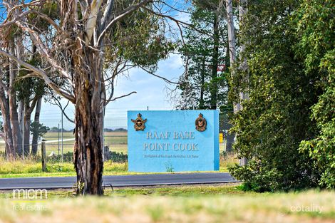 Property photo of 24 Santander Crescent Point Cook VIC 3030