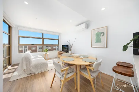211/43 Arthur Blakeley Way, Coombs, ACT 2611
