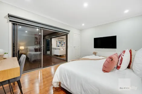 Property photo of 28 Oak Leaf Street Greenvale VIC 3059