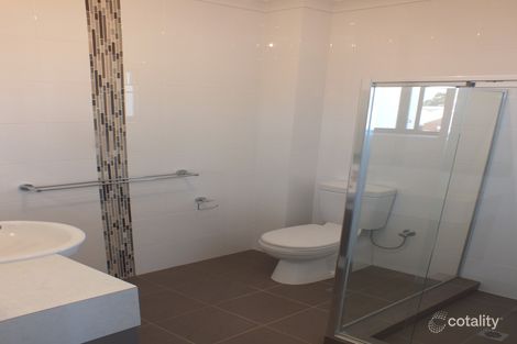 4/4 Carden Dr, Cannington, WA 6107