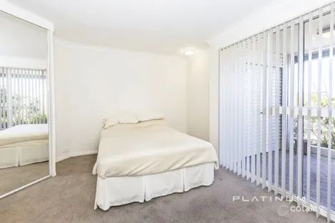 Property photo of 36 Marina Boulevard Ocean Reef WA 6027