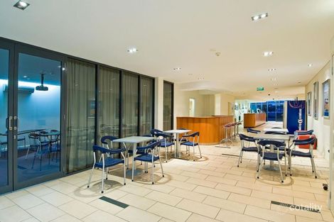 136 Marine Pde, Southport, QLD 4215