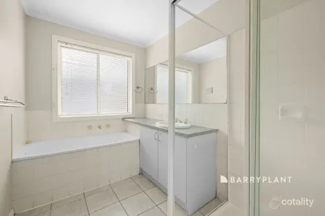 Property photo of 3/61 Strathavan Drive Berwick VIC 3806