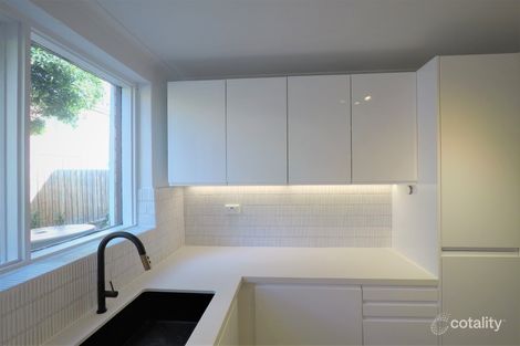 Property photo of 2/13 Christmas Street Northcote VIC 3070