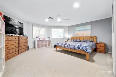 Property photo of 5 Lyndhurst Place Glen Alpine NSW 2560