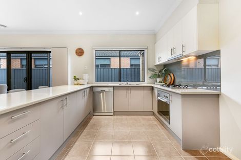 Property photo of 5 Aldous Place Cranbourne North VIC 3977