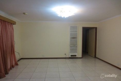 Property photo of 2 Layton Place Mill Park VIC 3082