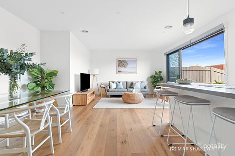 Property photo of 2/18 Van Ness Avenue Mornington VIC 3931