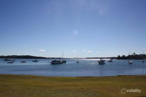 Property photo of 27 Kullaroo Road Summerland Point NSW 2259