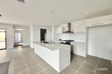 Property photo of 1 Gascoyne Circuit Lara VIC 3212